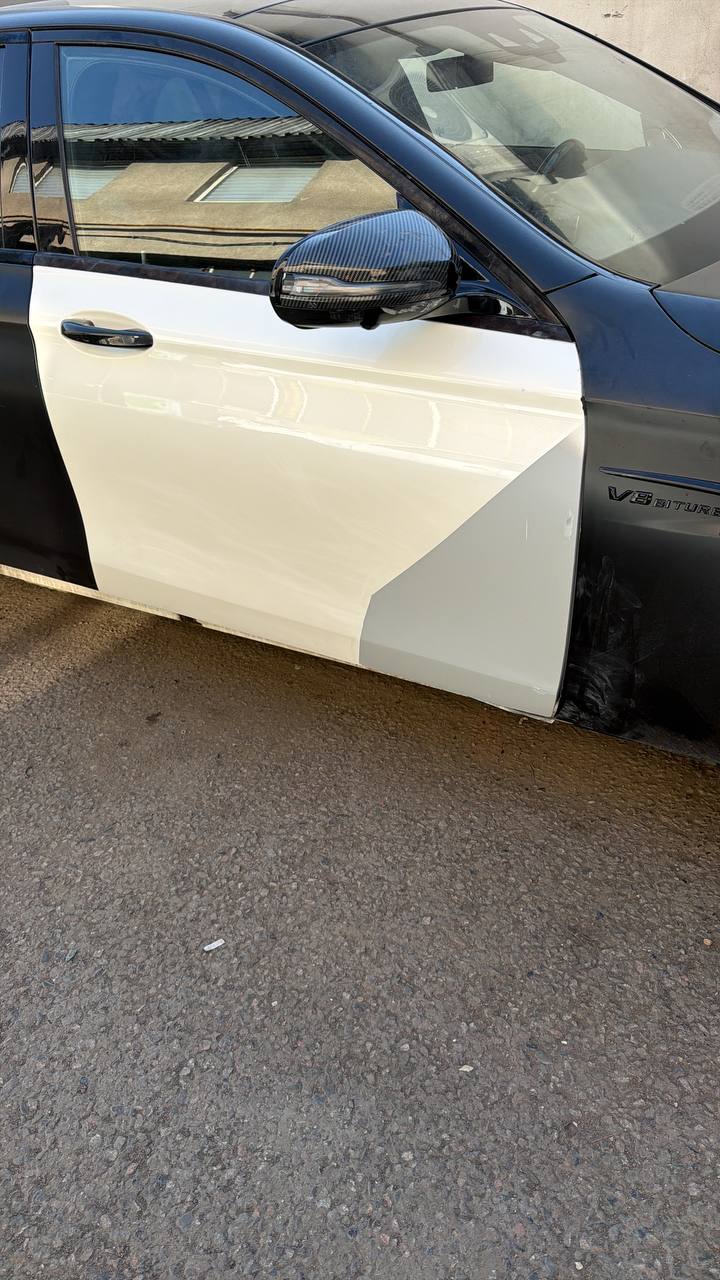 Подготовка двери Mercedes-Benz к покраске